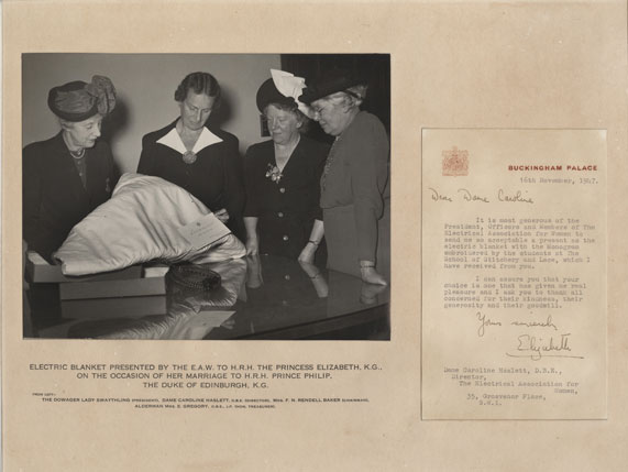 NAEST-093-08-20-098-Electric-Blanket-Photo-plus-Letter-from-Elizabeth