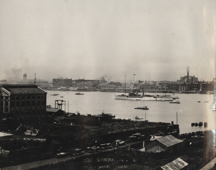 NAEST-112-03-Page-01-Bund-panorama-Pane-01