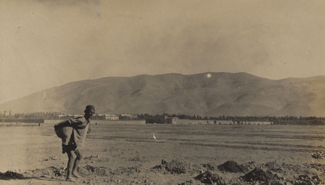 NAEST-103-01-01-Photo-07-Shiraz-River-and-Residencies-in-Distance