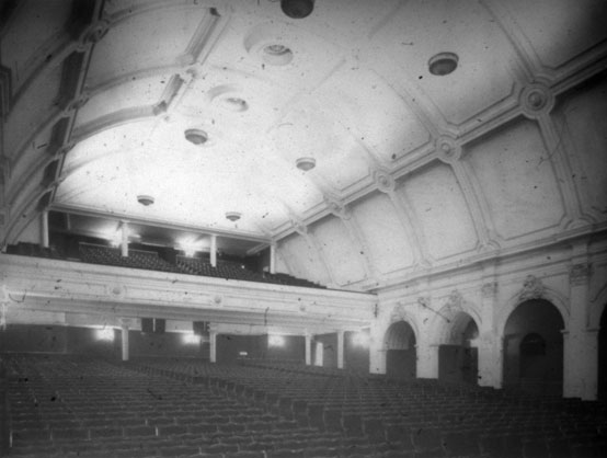 NAEST-074-04-0296-L449-Angel-Cinema,-Islington-May-1913-light-adjusted